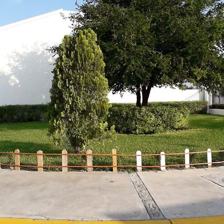 Airport Short & Long Term Express Almeria X Monterrey Luaran gambar